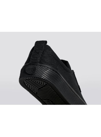 3300 CARIUMA OCA ALL BLACK - SHOES